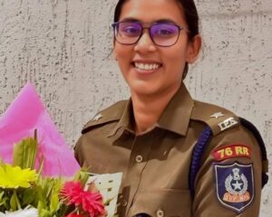 Read more about the article What does future hold for young Maharashtra IPS officer Dy. SP Anjana Krishna, who threw the book at Dy. CM of the state?